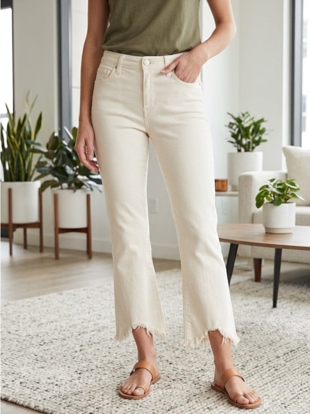 Liverpool Bone White High-Rise Wide Leg‎ Crop Jeans with Frayed Hem size 10